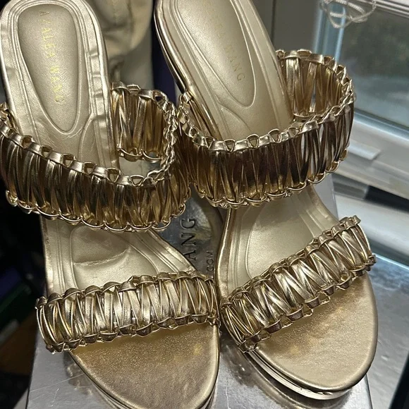 AKIRA Gold Women's Sandals - Picture 1 of 5